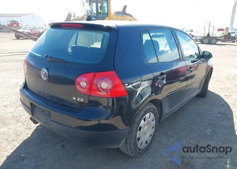 2008 Volkswagen Rabbit S z USA, uszkodzony, nr VIN WVWCA71K28W282640